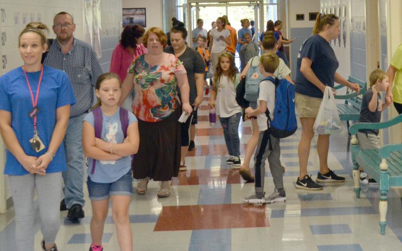 White County students started back to school today. (Photo/Stephanie Hill)
