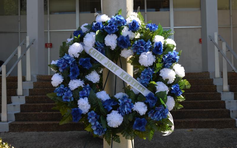 This wreath was placed at the flagpole in front of the White County Courthouse in Kastner’s memory. (Photo/Stephanie Hill)