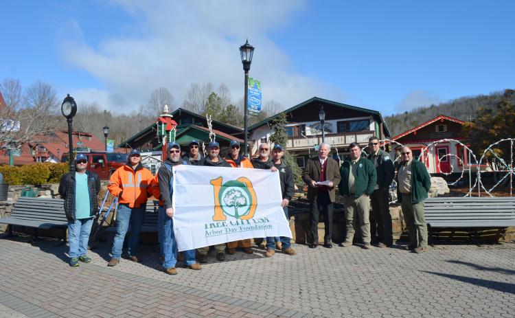 Pictured are Bart Bartlett, Skylar Day, Johnathan Morgan, George Chalvatzis, Chris Estaes, Jimmy Rogers, Jack Morgan, Jacob Westmoreland, Randy Webb, Brian Tate (Georgia Forestry Commission), Will Dale (Georgia Forestry Commission) and Helen Commissioner Jeff Ash. (Photo/Stephanie Hill)