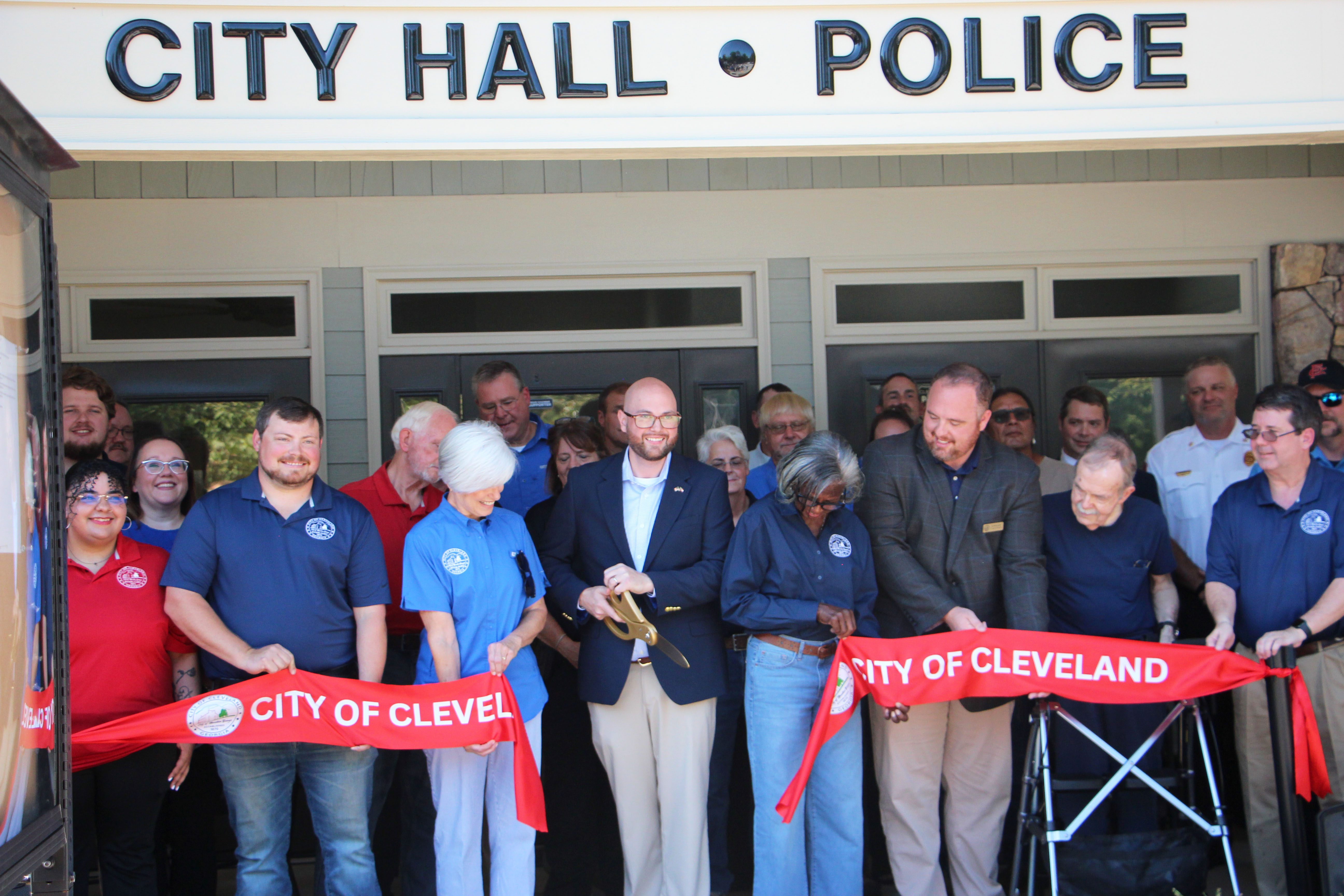 Cleveland city officials cut the ribbon on the new Cleveland Municipal Complex at 55 Cantrell Road last Friday. PHOTOS BY DENISE ETHERIDGE/WCN