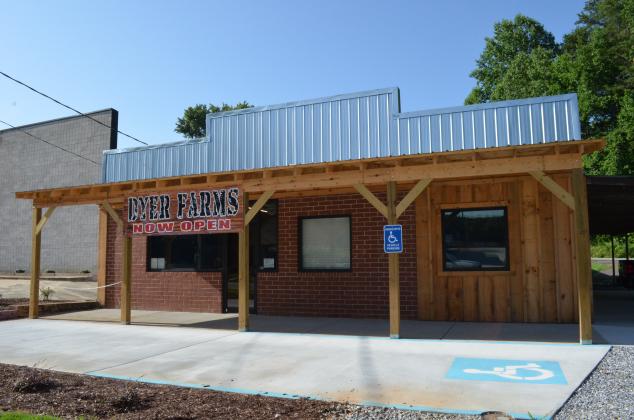 Dyer Farms Store, at 167 West Kytle St., is open Monday through Saturday from 10 a.m. to 6 p.m., and Sundays from 1:30 p.m. to 6 p.m. (Photo/Stephanie Hill)