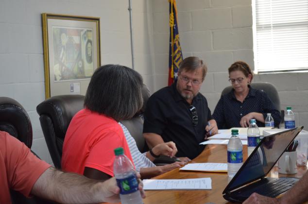 Cleveland City Councilwoman Annie Sutton and Mayor Shan Ash exchange words at the council’s Monday, Sept. 9 meeting. (Photo/Stephanie Hill)