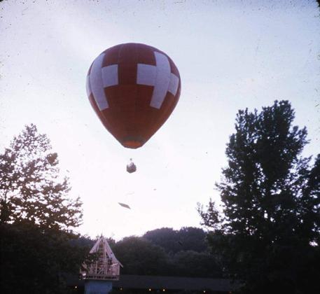 Tarp Head uses Pete Hodkinson’s iconic balloon to lift plywood to the top of Rapunzel’s Tower at the Helendorf in 1974. (Photo/submitted)