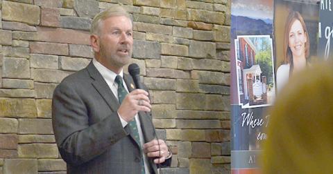 State Rep. Terry Rogers is shown speaking at a White County legislative breakfast in January 2020. (Photo/Wayne Hardy)