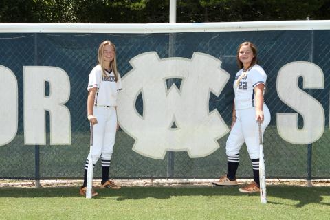 WCHS seniors Katelynn Palmer, left, and Emily Anderson. (Photo/Staci Sulhoff)