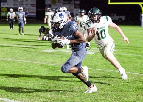 Darius Cannon broke the single game record for receiving yardage with 250 yards on six catches. (Photos/Staci Sulhoff) 