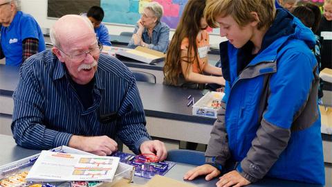 Bobby Moon and Weaver Bartlett assembled snap circuit kits in Mrs. Trigg’s STEM lab. (Photo/Ashley Blair)