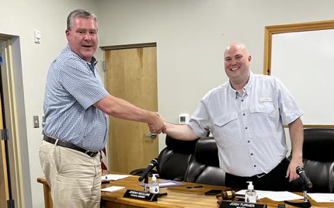 Cleveland city council welcomes new finance director John Solmon. (Photo/Linda Erbele)
