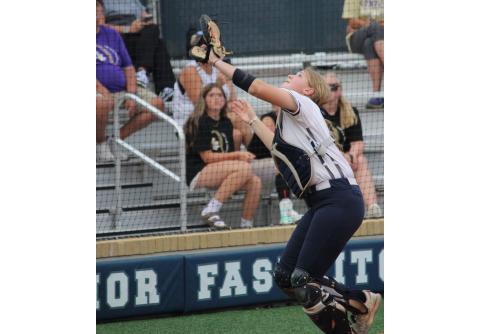 The Lady Warriors dropped a close one. MARK TURNER/WCN
