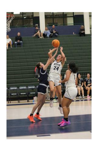 Aslyn Burkett, shown in an early season game, had 23 points in the win over Jefferson. MARK TURNER/WCN