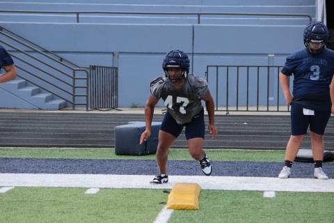 WCHS lineman Josiah Williams works through a drill during a practice last week. MARK TURNER/WCN