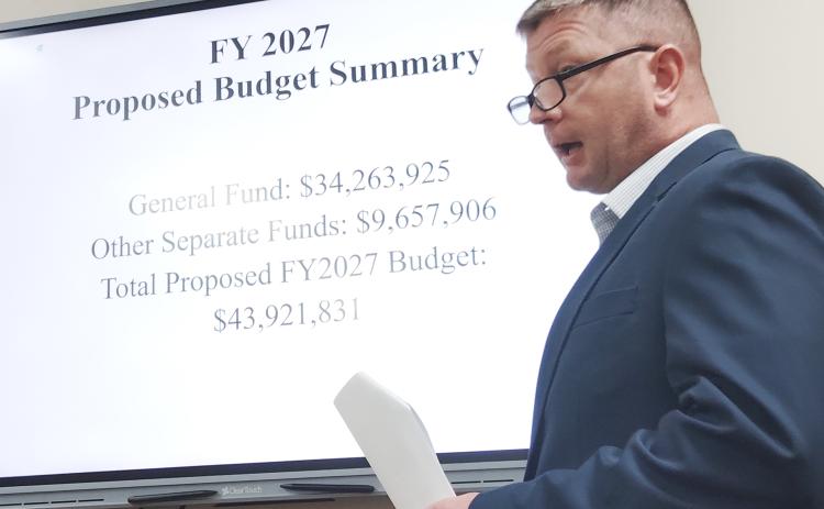 County Manager Derick Canupp briefs commissioners on the draft budget for the FY 2027 general fund. DENISE ETHERIDGE/WCN