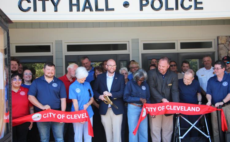 Cleveland city officials cut the ribbon on the new Cleveland Municipal Complex at 55 Cantrell Road last Friday. PHOTOS BY DENISE ETHERIDGE/WCN